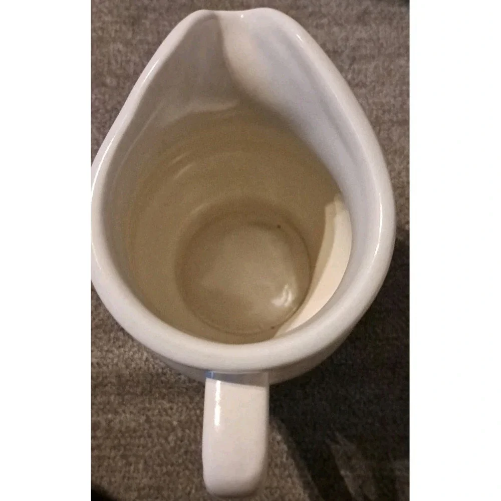 Vintage‎ Pfaltzgraff Yorktowne Stoneware Cream/Milk/Syrup/Gravy Pitcher #7-24